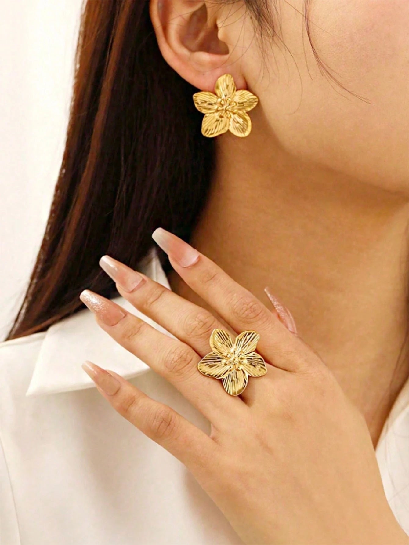 3 boucles d'oreilles et bagues