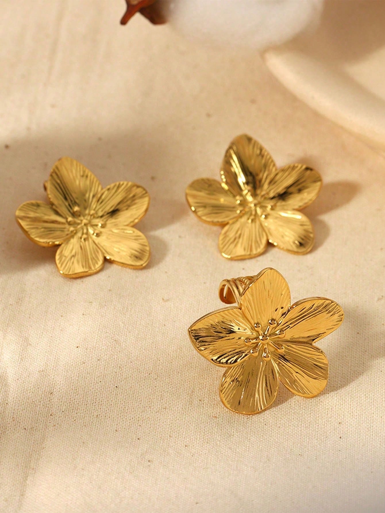 3 boucles d'oreilles et bagues